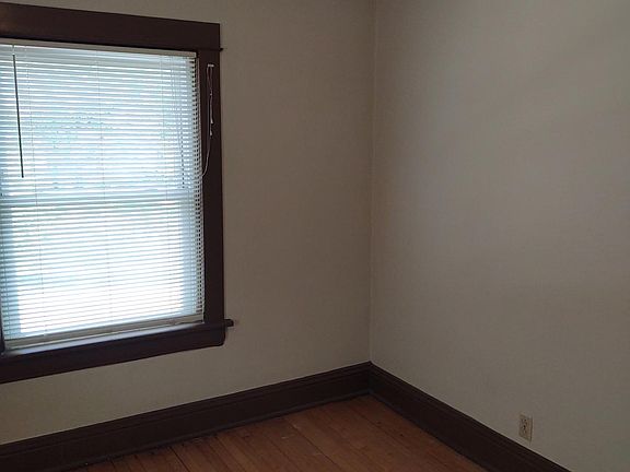 5th image of 3015 Cass St #3