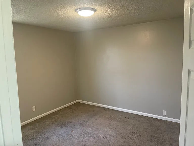 809 Blue Ridge Dr — Photo 3
