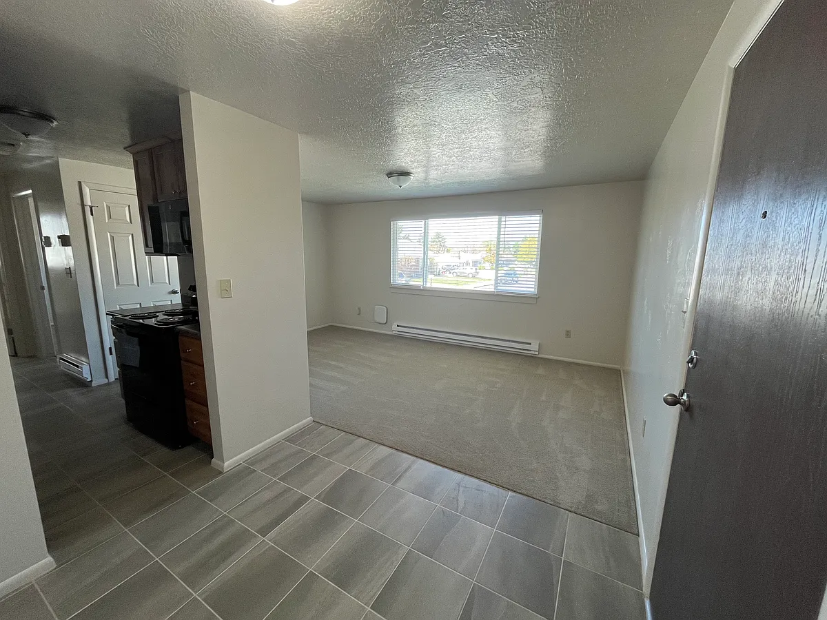 Building Photo - 460 N 50 E