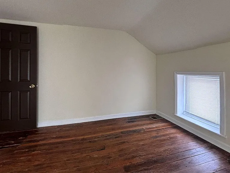 461 E Haines St — Photo 11