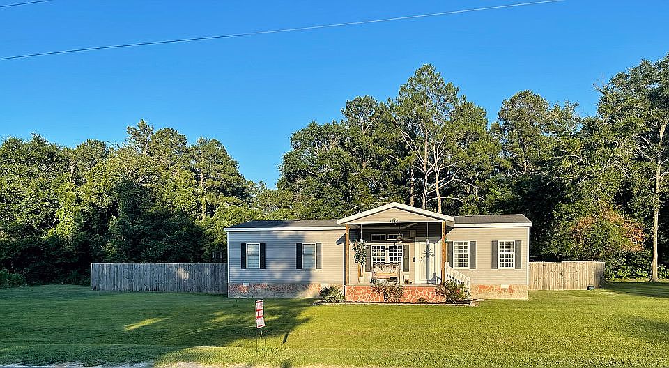 4 bedroom 2 bathroom 