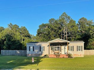 704 Bennett Rd, Waycross, GA 31503