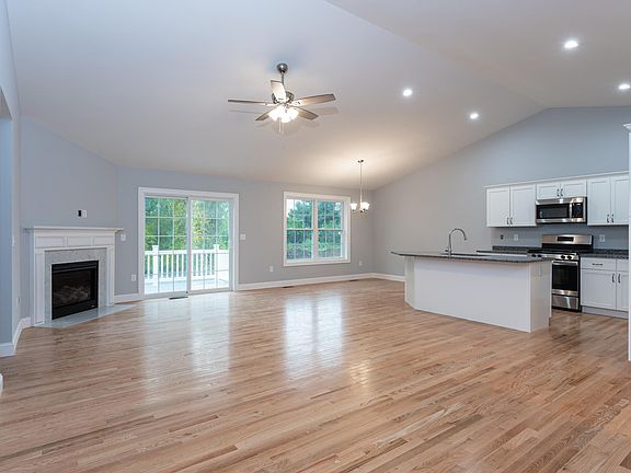 4th image of 40B Brackett Ln #5-30