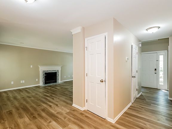 4th image of 8313 Poplar Grove Cir