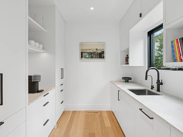 33 Cooper Ln — Photo 4