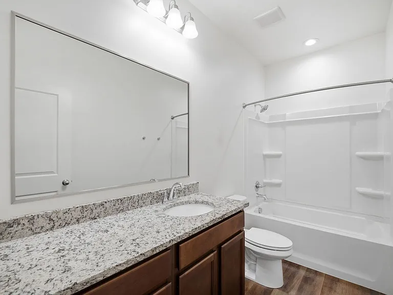 394 W Parkway Dr — Photo 21