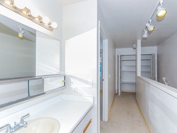 5th image of 98-282 Kaonohi St APT 208