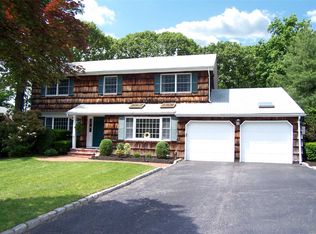 14 Penelope Dr, East Setauket, NY 11733