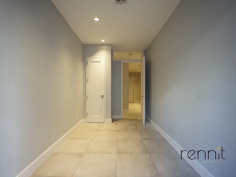 581 Van Buren St #1 — Photo 16