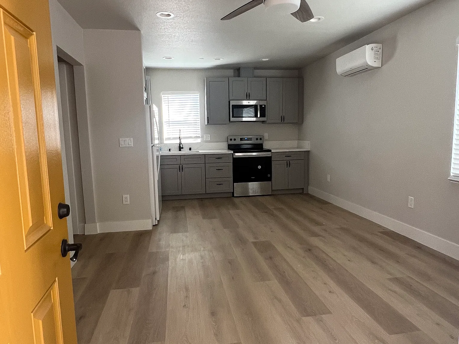 2 bed, $2,100 — Photo 4