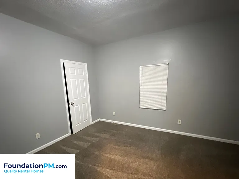 735 Roanoke Ave — Photo 9