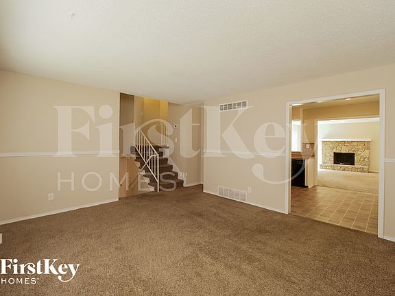 3rd image of 8009 E 92nd St