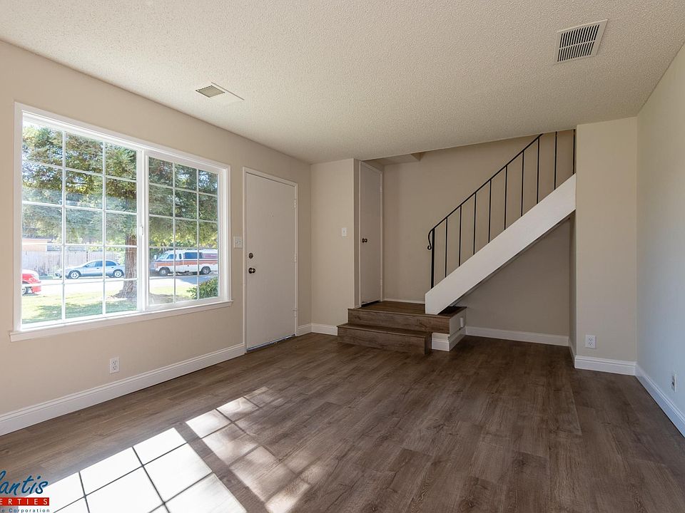 1st image of 425 Velasco Dr