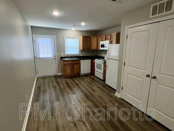 3rd image of 729 Fisher Ferry St APT C