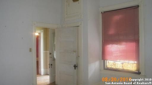 2nd image of 1826 N PANAM EXPY