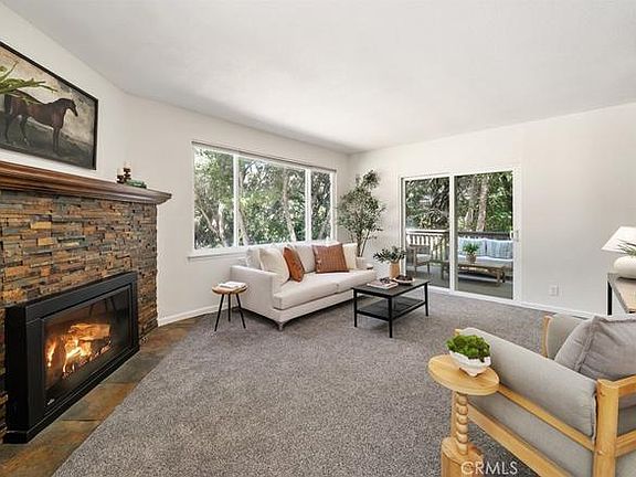entry way view to left