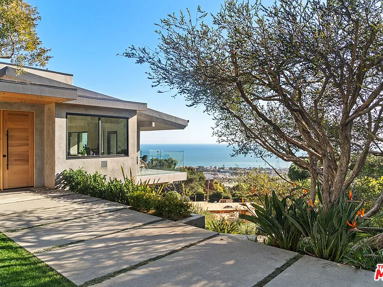 23812 Malibu Crest Dr — Photo 1