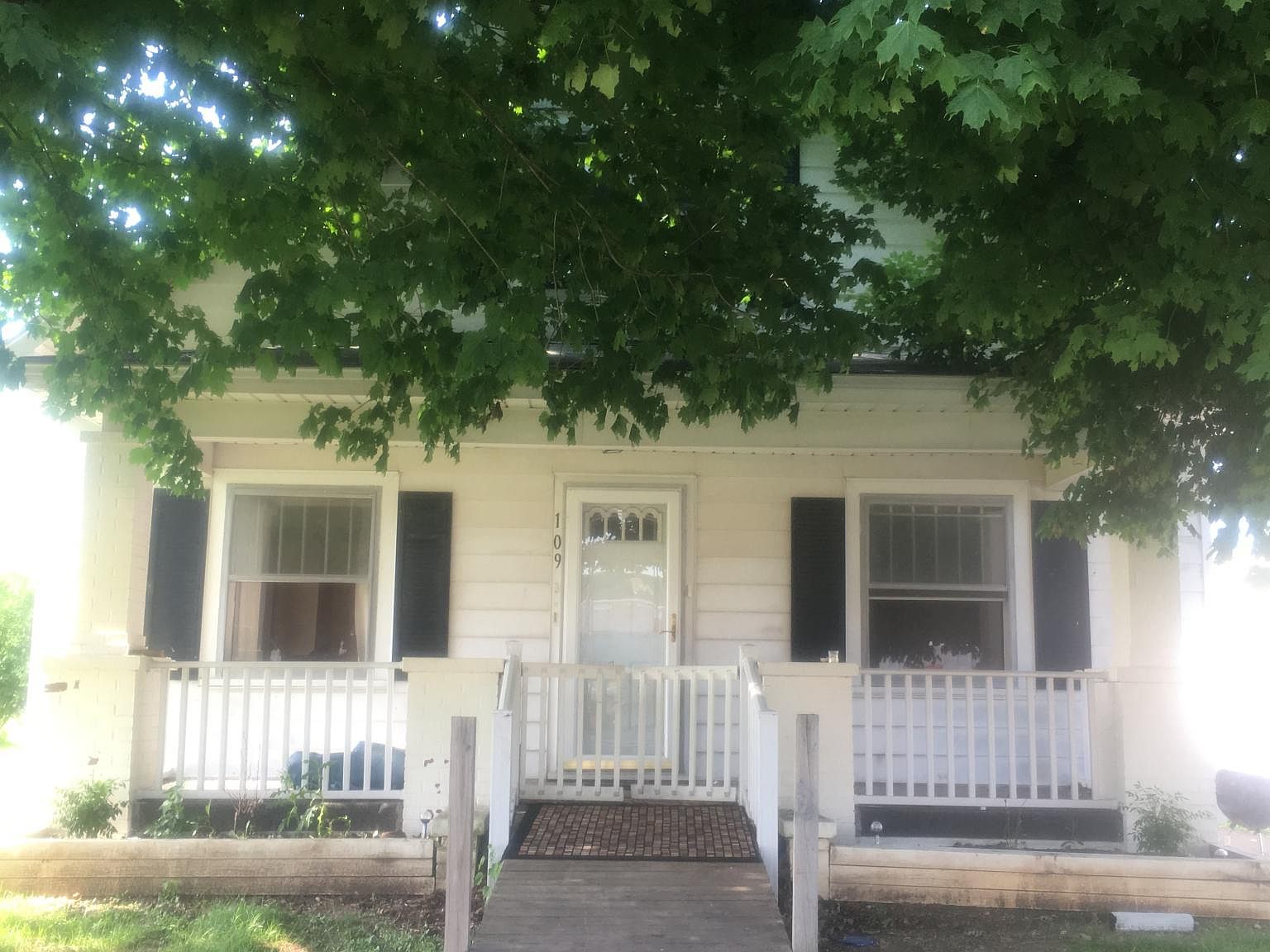 109 E Lake St, Irvington, KY 40146 Zillow