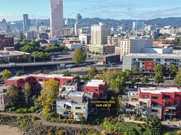 620 NW Naito Pkwy APT B12, Portland, OR 97209