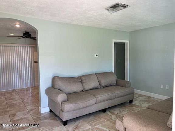 4th image of 708 Bonnie Cir