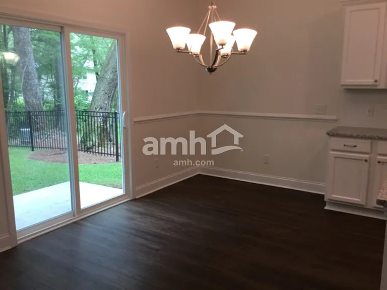 218 Swan Dr — Photo 6