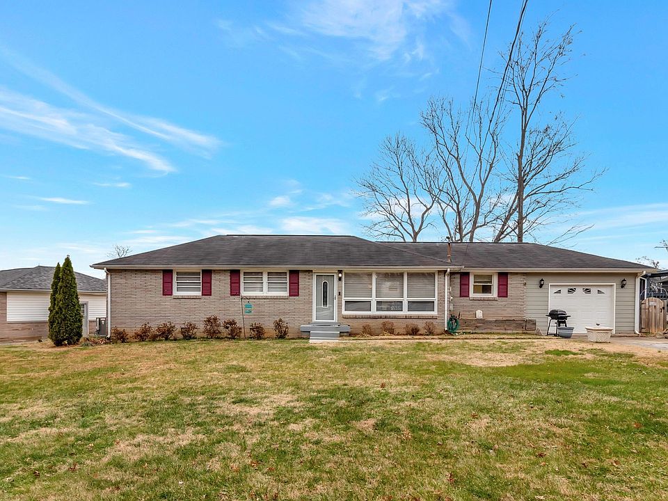 1st image of 304 Belaire Dr