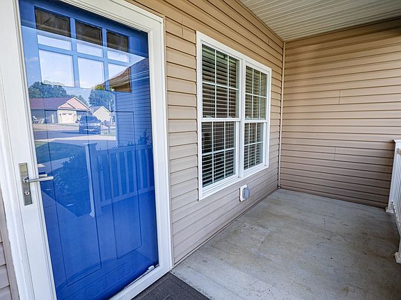 3rd image of 160 Keeneland Ct