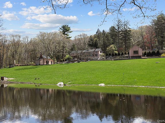 5th image of 39 Old Snake Hill Road