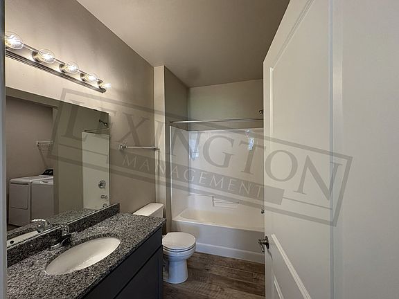 5th image of 2014 E Golden Gate Dr #135