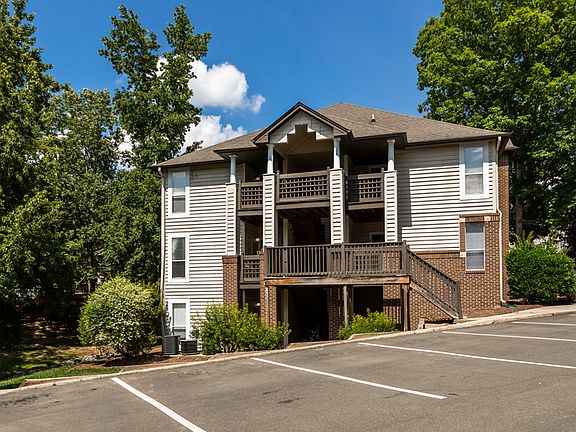 5th image of 3611 University Dr APT 13D