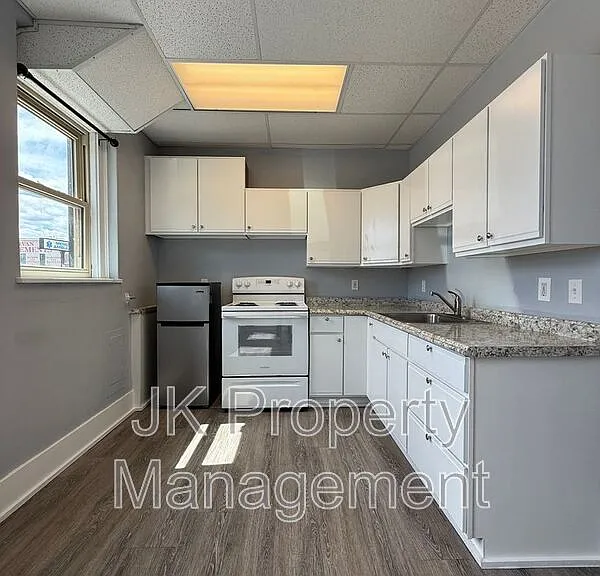 809 15th St #104 — Photo 8