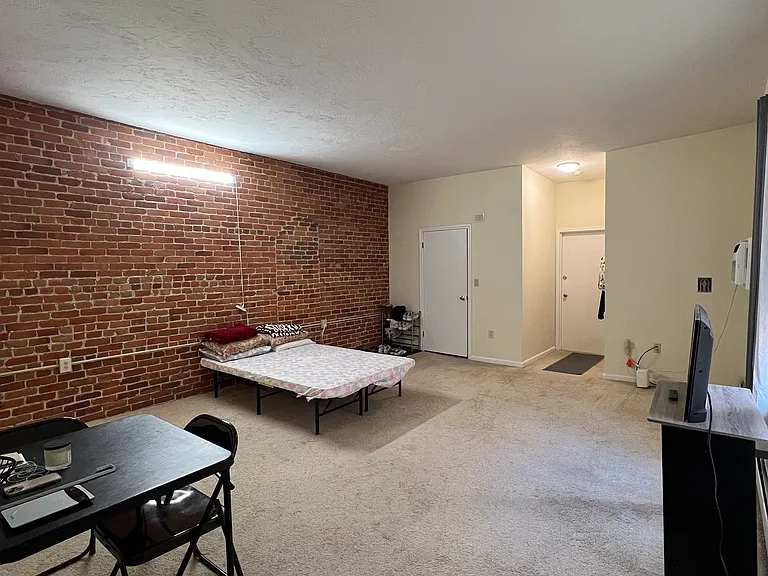 12 Westland Ave — Photo 2