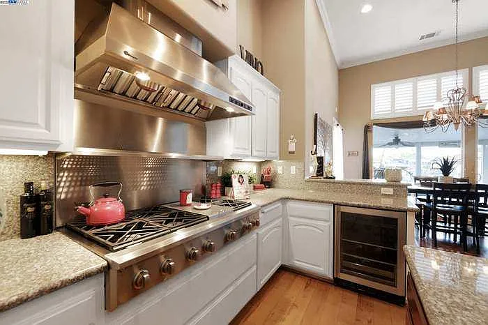 3 bed, 3088 sqft, $3,700 — Photo 3
