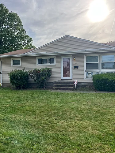 1298 Ada St Photo 1