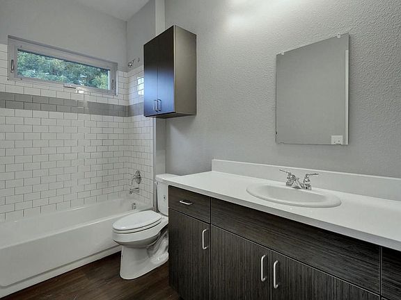 4th image of 2822 Rio Grande St #101