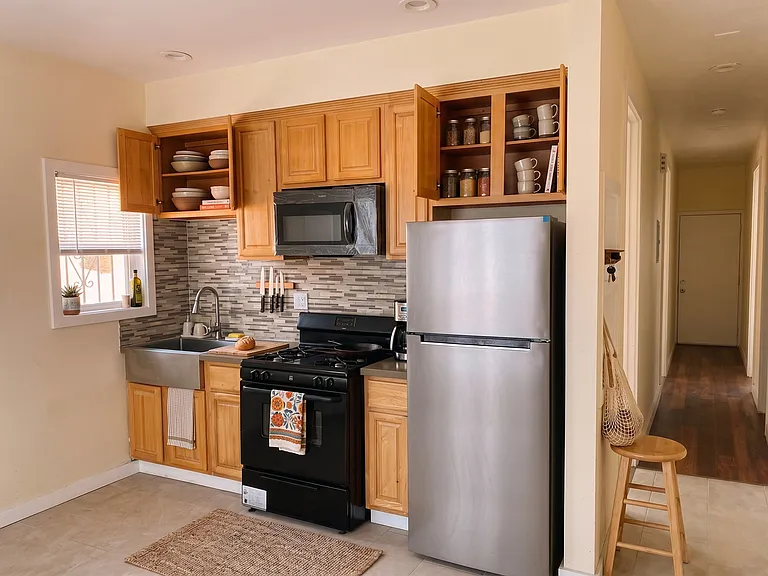 600 W 87th St #600 — Photo 2
