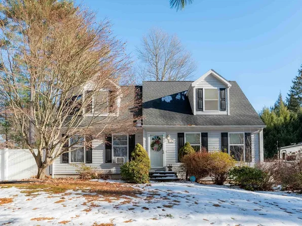 41 Morgan St, Granby, MA 01033