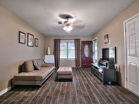 2nd image of 3506 Mesa Dr