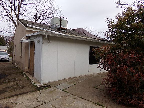 2nd image of 3807 Annadale Ln