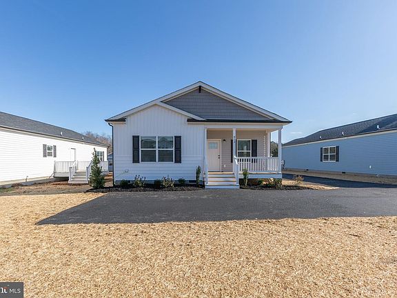 5th image of 824 Mineral Ave