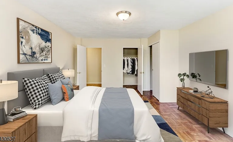 415 Claremont Ave — Photo 23