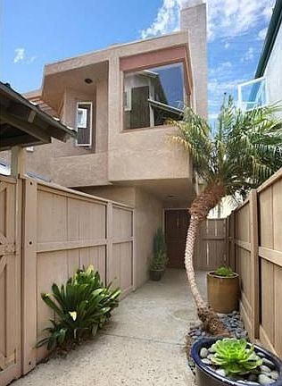 2nd image of 506 1/2 Acacia Ave