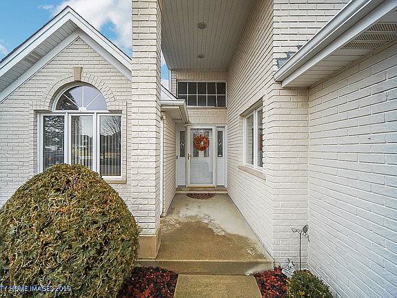 2nd image of 9710 Hummingbird Hill Dr