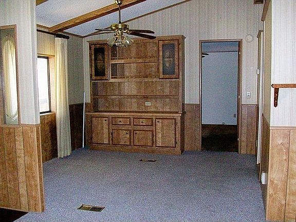 3rd image of 5915 Park Cir