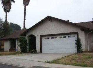 1011 Chestnut Dr, Escondido, CA 92025