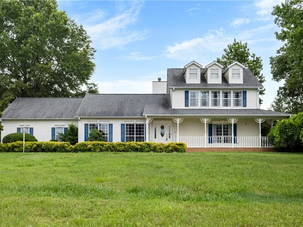104 Wren Crossing Ct, Easley, SC 29642