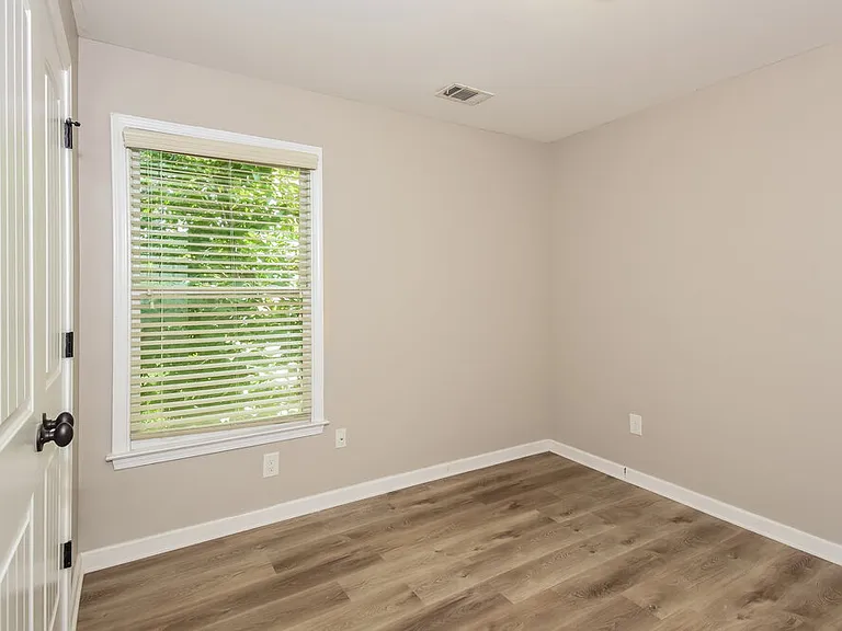 114 Valdosta Ave — Photo 14