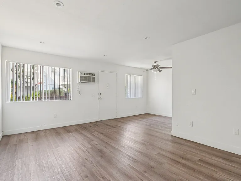 6300 Lankershim Blvd — Photo 11