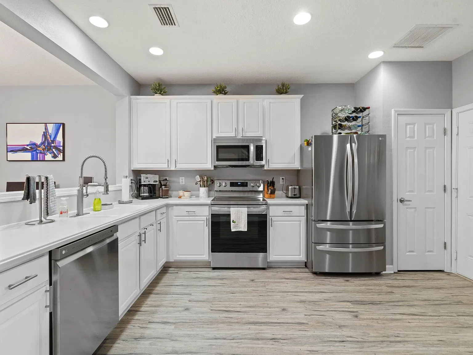 3 bed, 2.5 bath, 1728 sqft, $2,200 — Photo 4