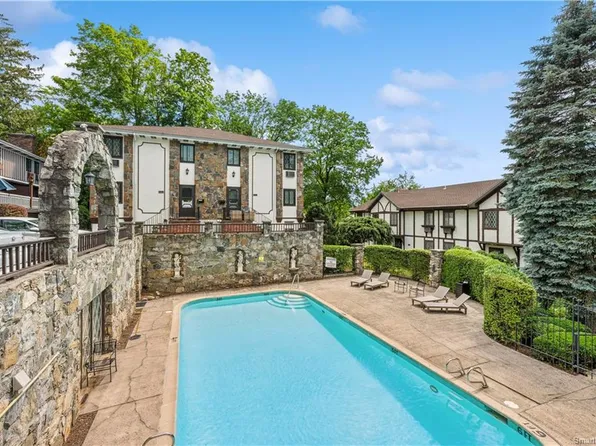 54 Hope St, Stamford, CT